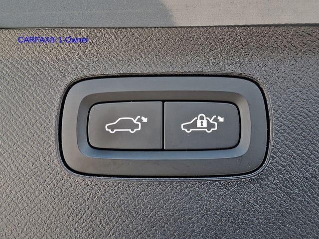 2023 Volvo XC90 B5 AWD Core 7P