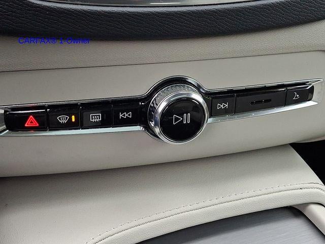 2023 Volvo XC90 B5 AWD Core 7P