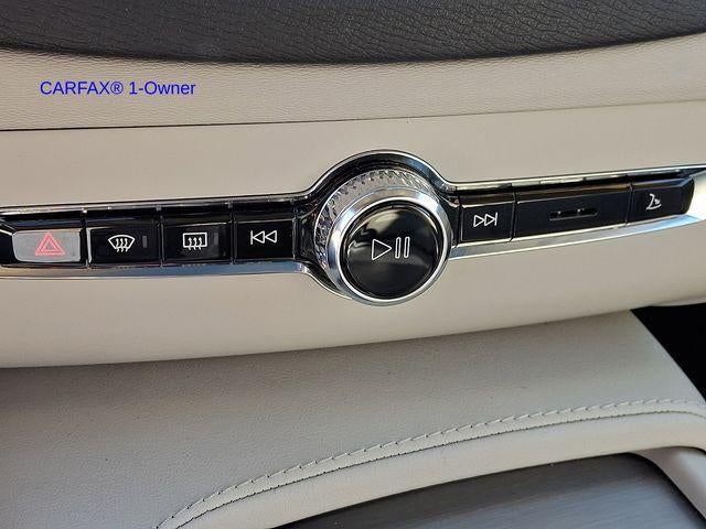 2023 Volvo XC90 B5 AWD Core 7P