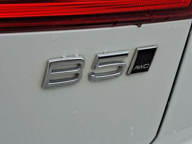2023 Volvo XC60 B5 AWD Ultimate Bright Theme
