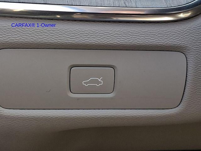 2023 Volvo XC60 B5 AWD Ultimate Bright Theme