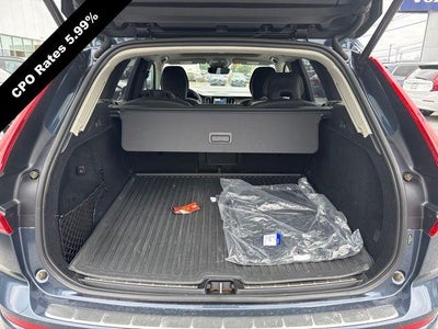 2023 Volvo XC60 B5 AWD Ultimate Bright Theme