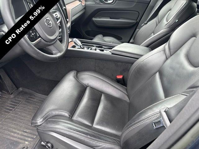 2023 Volvo XC60 B5 AWD Ultimate Bright Theme