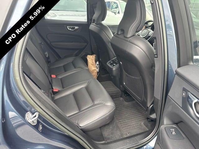 2023 Volvo XC60 B5 AWD Ultimate Bright Theme