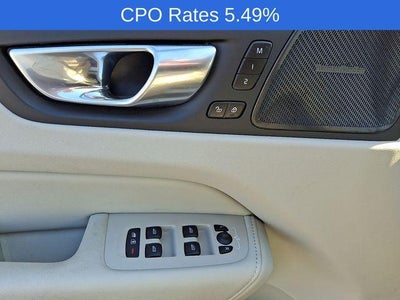 2023 Volvo XC60 B5 AWD Ultimate Bright Theme