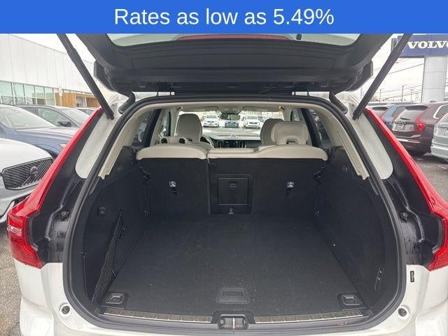 2023 Volvo XC60 B5 AWD Ultimate Bright Theme