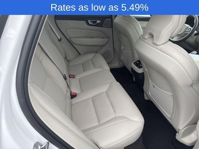 2023 Volvo XC60 B5 AWD Ultimate Bright Theme