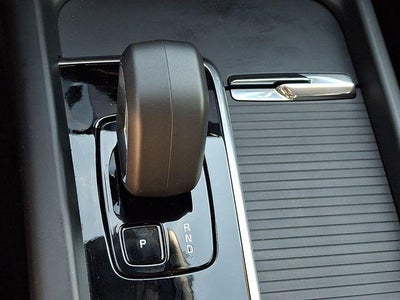 2024 Volvo XC60 B5 AWD Core Dark Theme