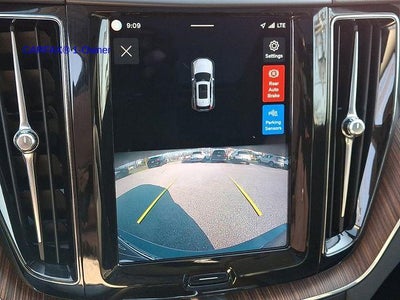 2022 Volvo XC60 B5 AWD Momentum