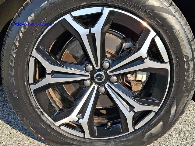 2022 Volvo XC60 B5 AWD Momentum