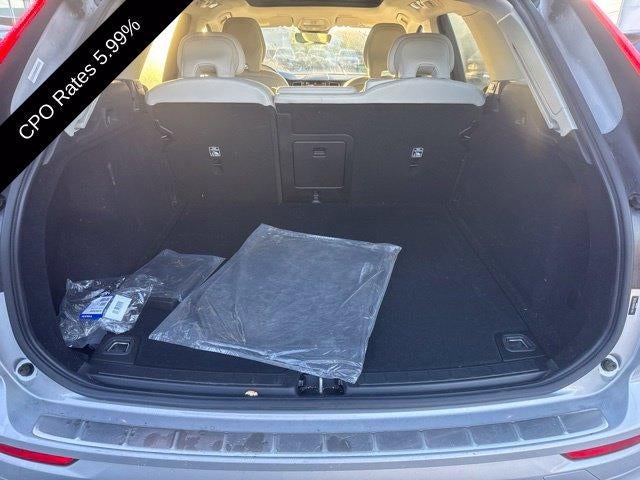 2024 Volvo XC60 B5 AWD Core Dark Theme