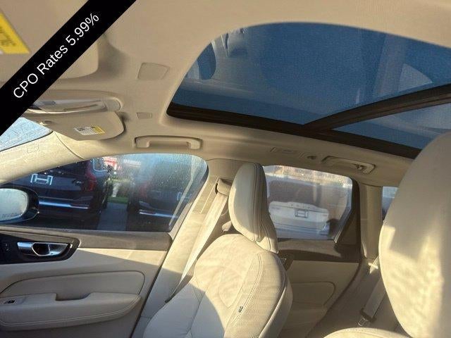 2024 Volvo XC60 B5 AWD Core Dark Theme