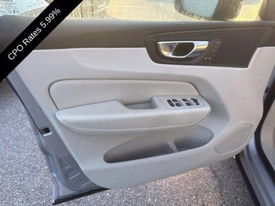 2024 Volvo XC60 B5 AWD Core Dark Theme