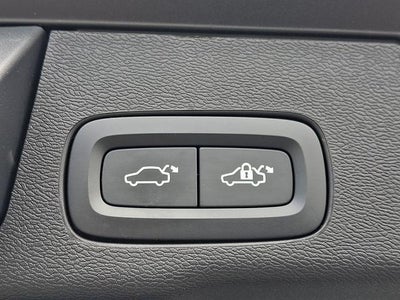 2024 Volvo XC60 B5 AWD Plus Dark Theme
