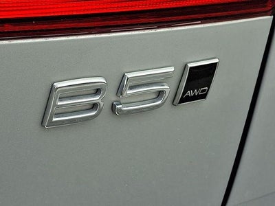 2024 Volvo XC60 B5 AWD Plus Dark Theme
