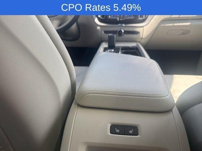 2024 Volvo XC60 B5 AWD Plus Dark Theme