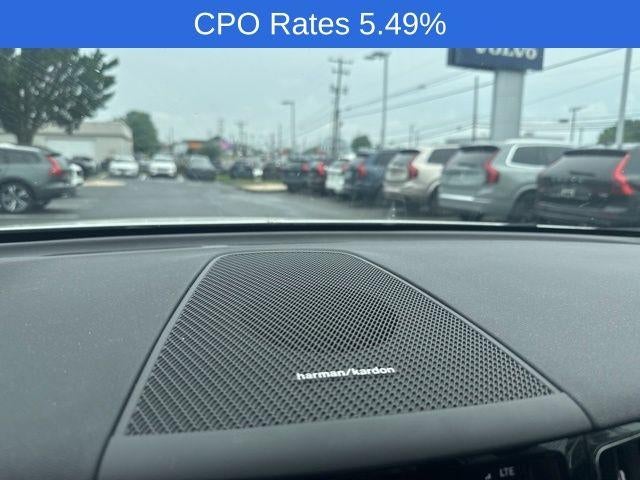 2024 Volvo XC60 B5 AWD Plus Dark Theme