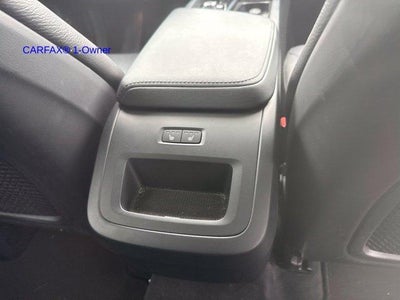 2024 Volvo XC60 B5 AWD Plus Dark Theme