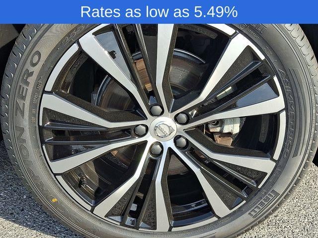 2024 Volvo XC60 B5 AWD Plus Dark Theme