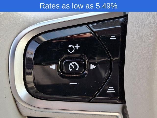 2024 Volvo XC60 B5 AWD Plus Dark Theme