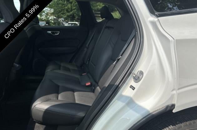 2024 Volvo XC60 B5 AWD Plus Dark Theme