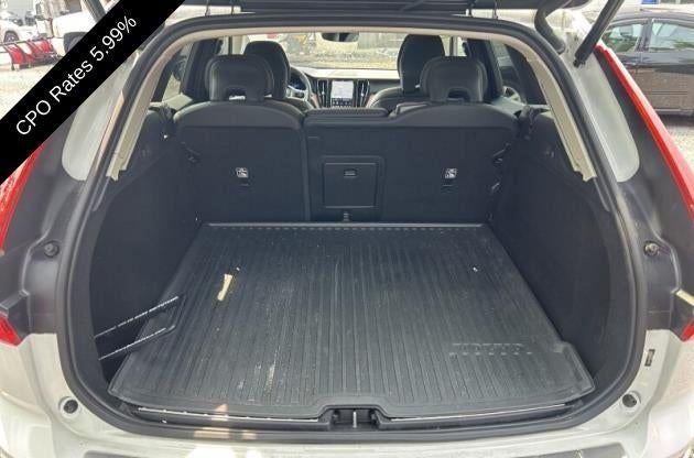 2024 Volvo XC60 B5 AWD Plus Dark Theme