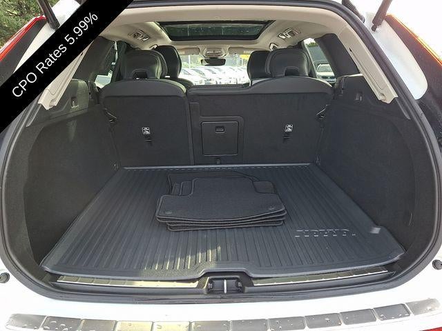 2024 Volvo XC60 B5 AWD Plus Dark Theme