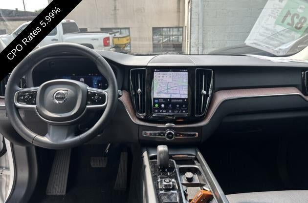 2024 Volvo XC60 B5 AWD Plus Dark Theme
