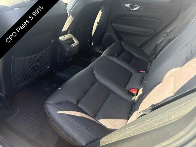 2024 Volvo XC60 B5 AWD Plus Dark Theme