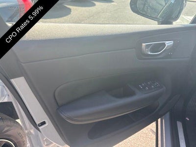 2024 Volvo XC60 B5 AWD Plus Dark Theme