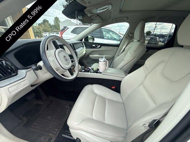 2024 Volvo XC60 B5 AWD Plus Dark Theme
