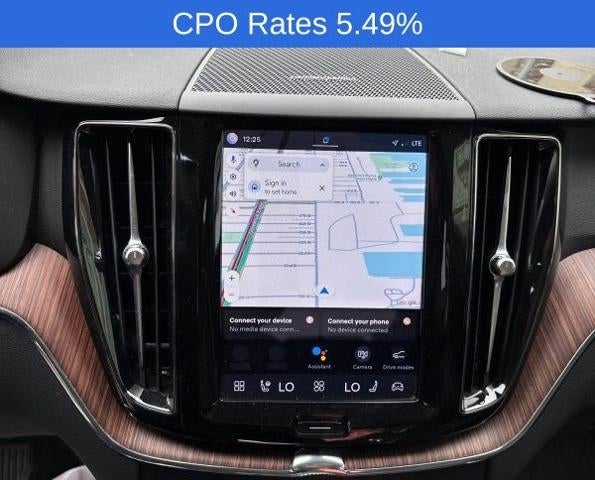 2024 Volvo XC60 B5 AWD Plus Dark Theme