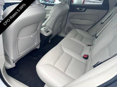 2024 Volvo XC60 B5 AWD Plus Dark Theme