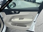 2024 Volvo XC60 B5 AWD Plus Dark Theme