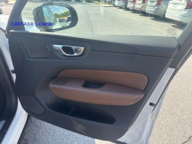 2024 Volvo XC60 B5 AWD Plus Dark Theme