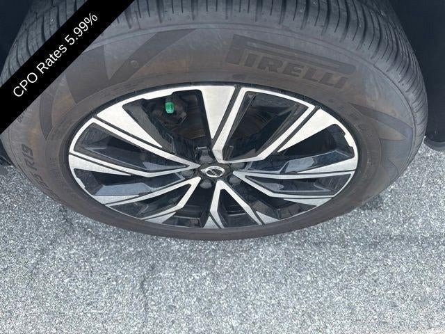 2024 Volvo XC60 B5 AWD Plus Dark Theme