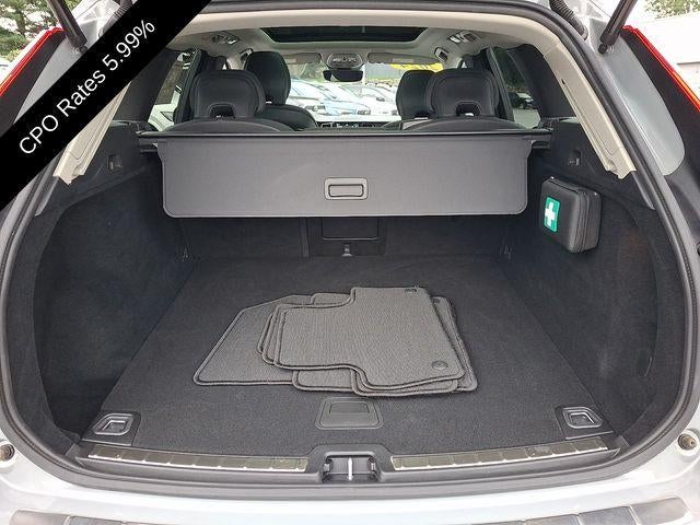 2024 Volvo XC60 B5 AWD Plus Dark Theme