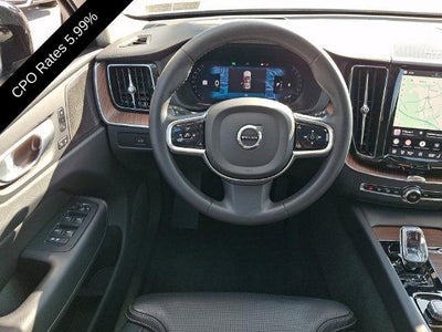 2024 Volvo XC60 B5 AWD Ultimate Dark Theme