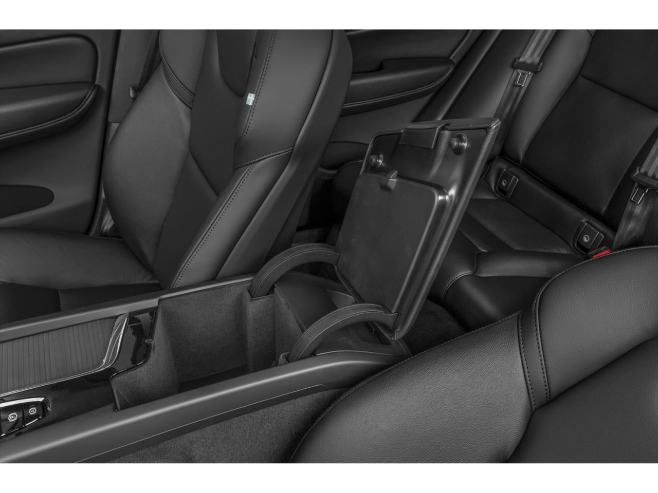 2024 Volvo XC60 B5 AWD Ultimate Dark Theme