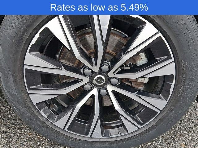 2023 Volvo XC60 B5 AWD Plus Bright Theme