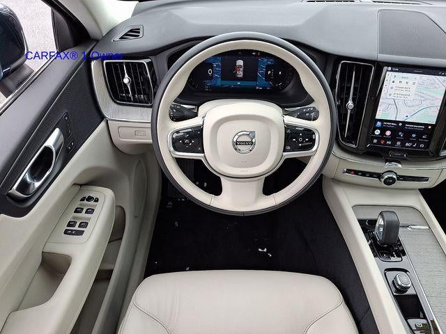 2023 Volvo XC60 B5 AWD Plus Bright Theme