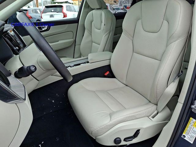 2023 Volvo XC60 B5 AWD Plus Bright Theme