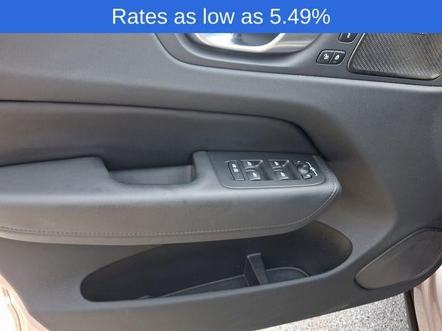 2023 Volvo XC60 B5 AWD Plus Bright Theme