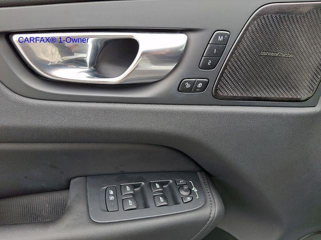 2023 Volvo XC60 B5 AWD Plus Bright Theme