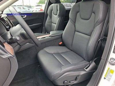2023 Volvo XC60 B5 AWD Plus Bright Theme