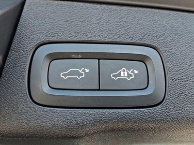 2023 Volvo XC60 B5 AWD Plus Bright Theme