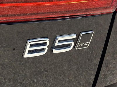 2023 Volvo XC60 B5 AWD Plus Bright Theme