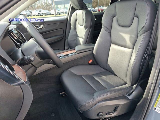 2023 Volvo XC60 B5 AWD Plus Bright Theme