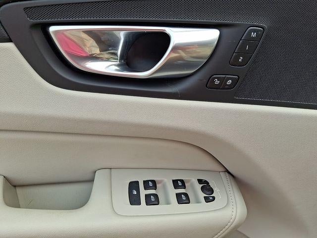 2023 Volvo XC60 B5 AWD Core