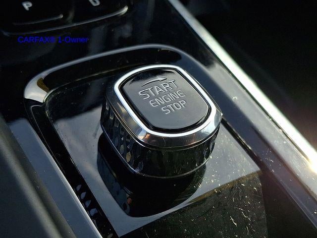 2023 Volvo XC60 B5 AWD Plus Dark Theme